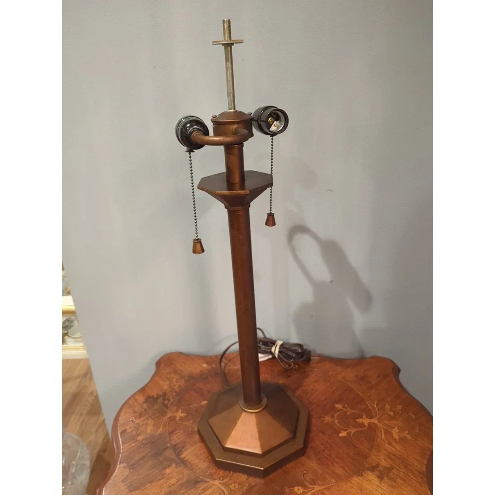 Tiffany Style Table Lamp With Glass Shade